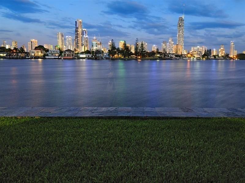 43-45 The Promenade, Isle Of Capri QLD 4217