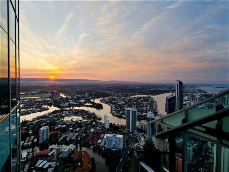 7101 Q1 9 Hamilton Avenue, Surfers Paradise QLD 4217