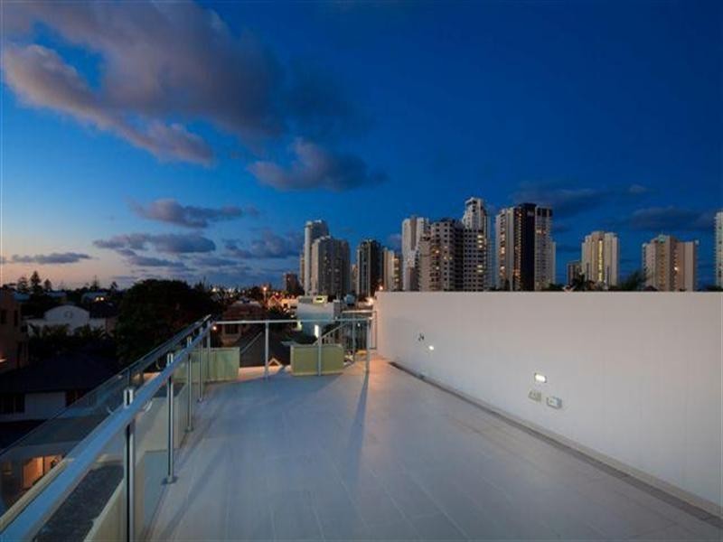 45a & 45b Breaker Street, Main Beach QLD 4217