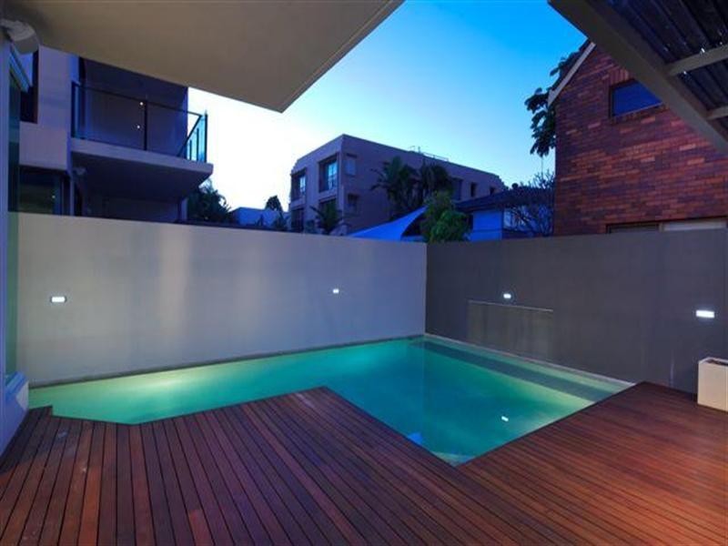 45a & 45b Breaker Street, Main Beach QLD 4217