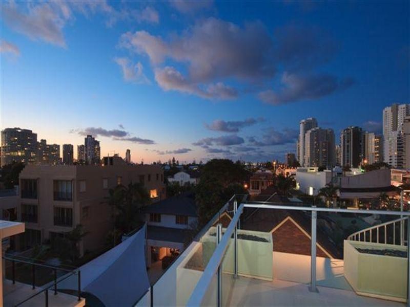 45a & 45b Breaker Street, Main Beach QLD 4217