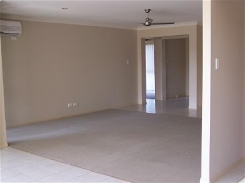 7 Whitely Circuit, Maudsland QLD 4210