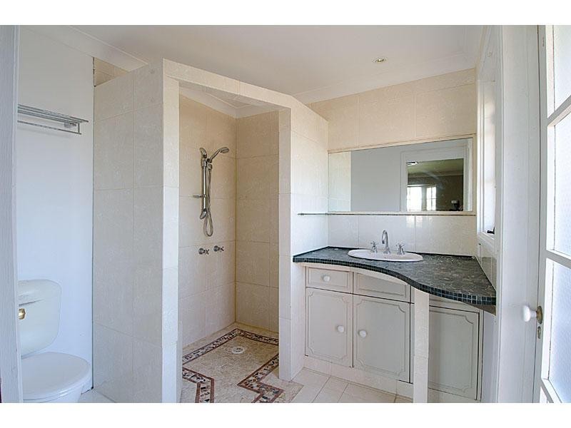 8 Kilkenny Court, Sorrento QLD 4217