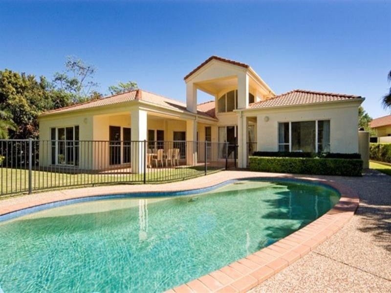 3172 Riverleigh Drive, Hope Island QLD 4212