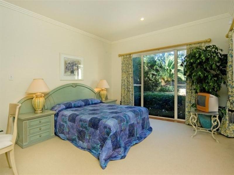 3172 Riverleigh Drive, Hope Island QLD 4212