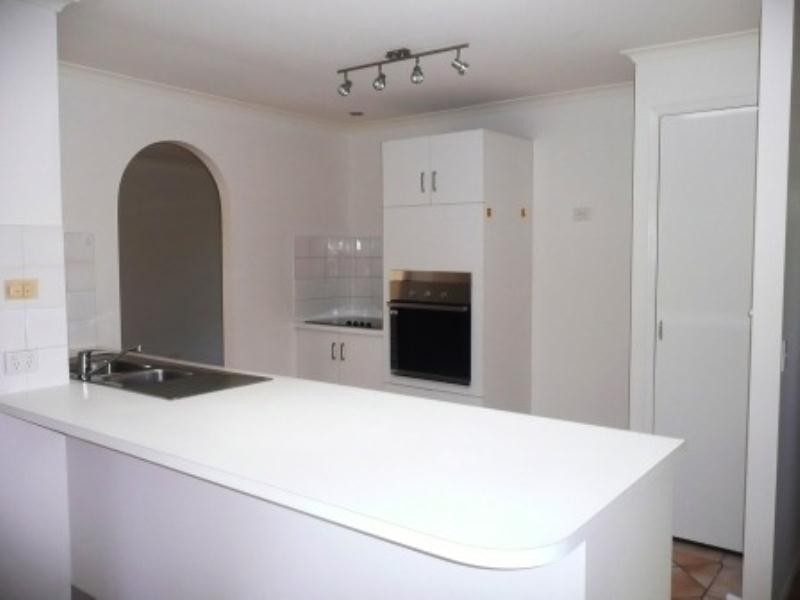 130 Olsen Avenue, Arundel QLD 4214