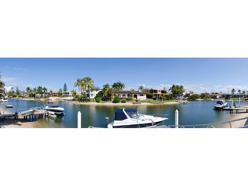 42 Salerno Street, Isle Of Capri QLD 4217