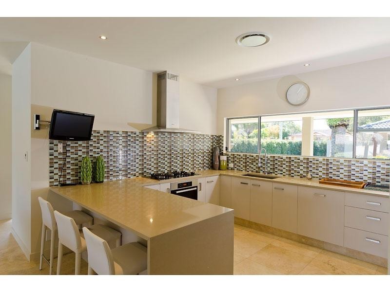 42 Salerno Street, Isle Of Capri QLD 4217