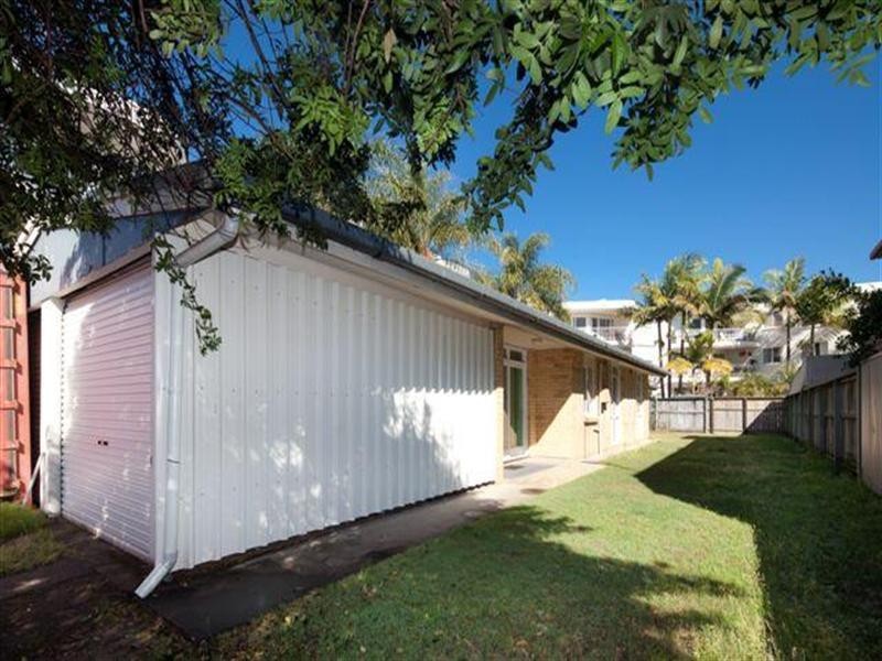 102 Seagull Avenue, Mermaid Beach QLD 4218