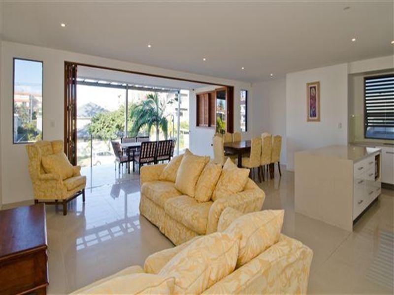 1/92 Seagull Avenue, Mermaid Beach QLD 4218