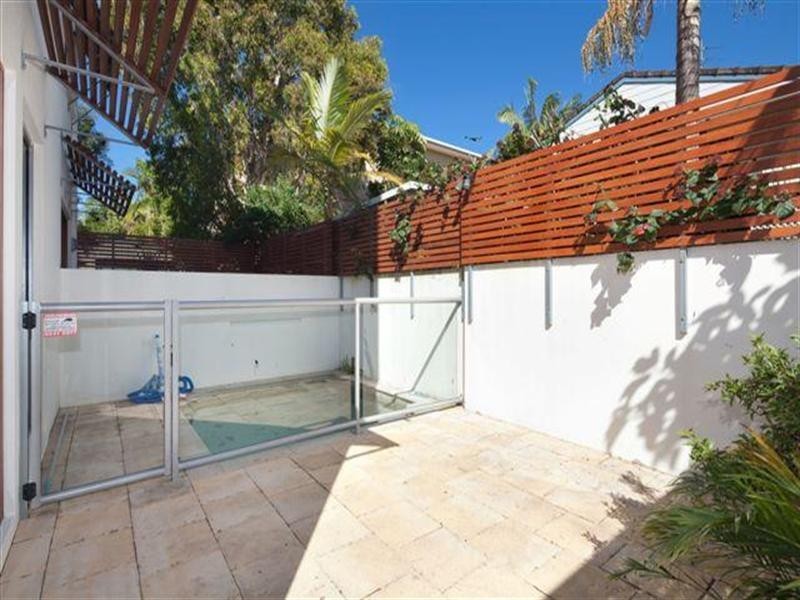 1/92 Seagull Avenue, Mermaid Beach QLD 4218
