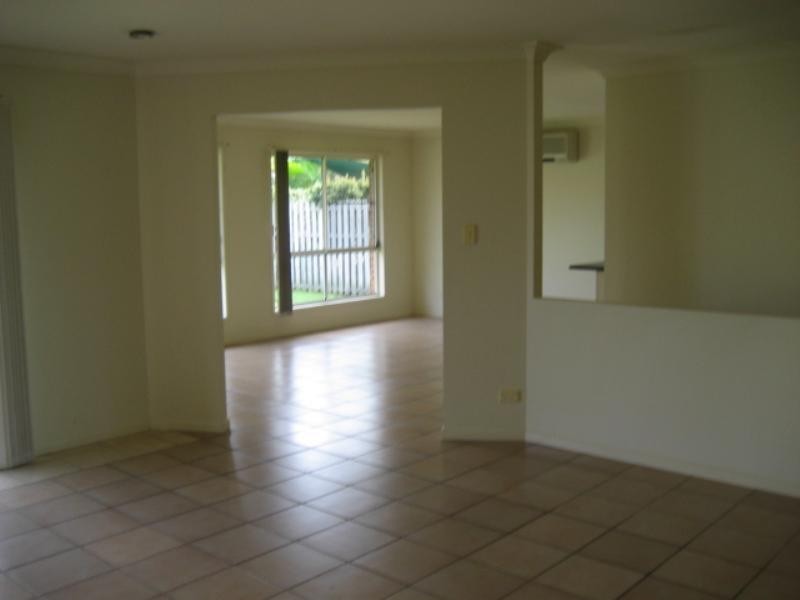 5 Midpark Court, Helensvale QLD 4212