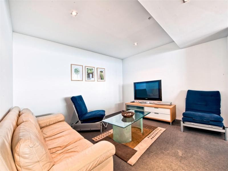 9 Hamilton Avenue, Surfers Paradise QLD 4217