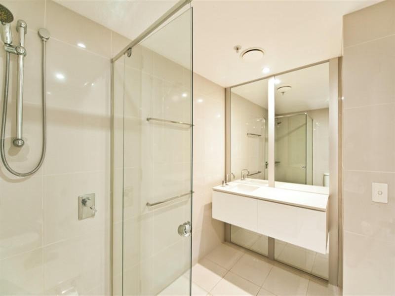 9 Hamilton Avenue, Surfers Paradise QLD 4217