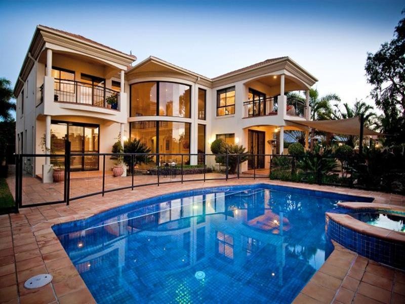 1122 Beechwood Drive, Hope Island QLD 4212