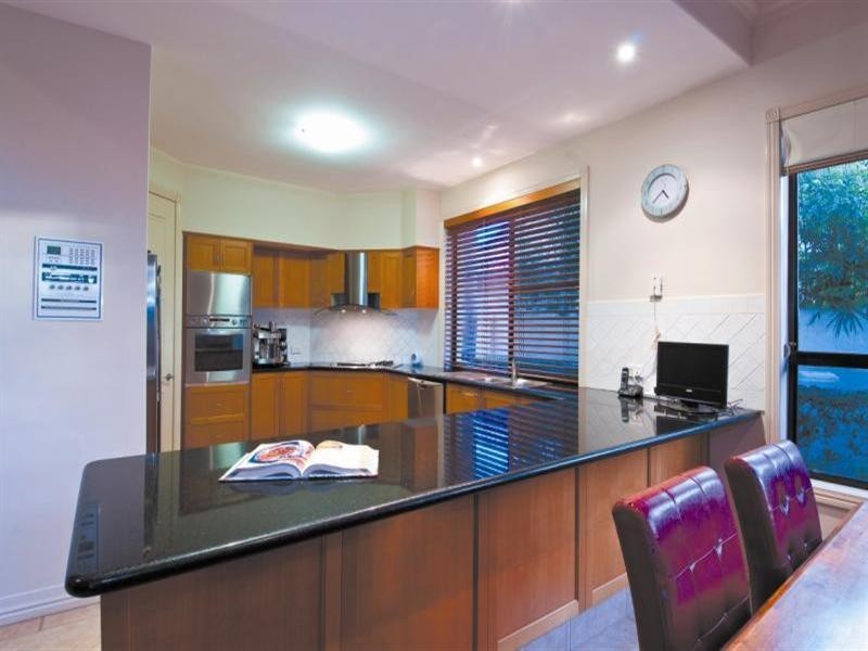 1122 Beechwood Drive, Hope Island QLD 4212