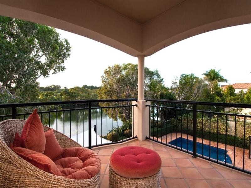 1122 Beechwood Drive, Hope Island QLD 4212