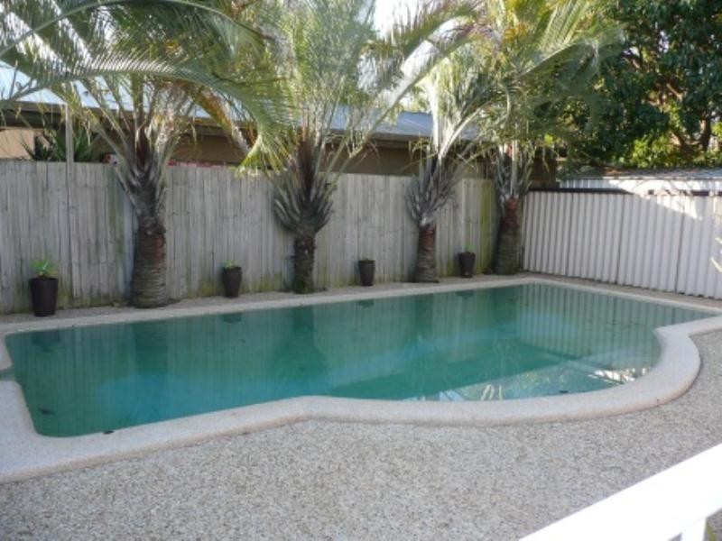 37 Dawn Parade, Miami QLD 4220