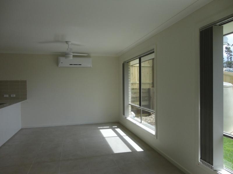 31 Hopman Way, Springfield Lakes QLD 4300