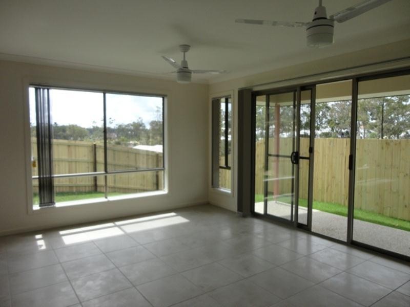 31 Hopman Way, Springfield Lakes QLD 4300