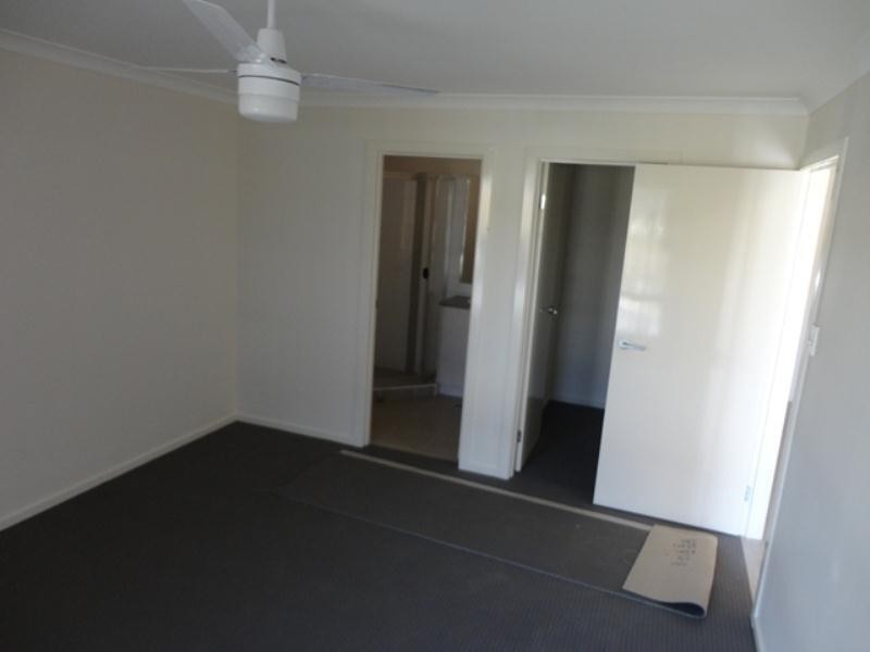 31 Hopman Way, Springfield Lakes QLD 4300