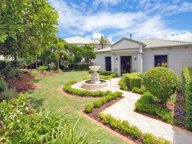 28 The Peninsula, Sovereign Islands QLD 4216
