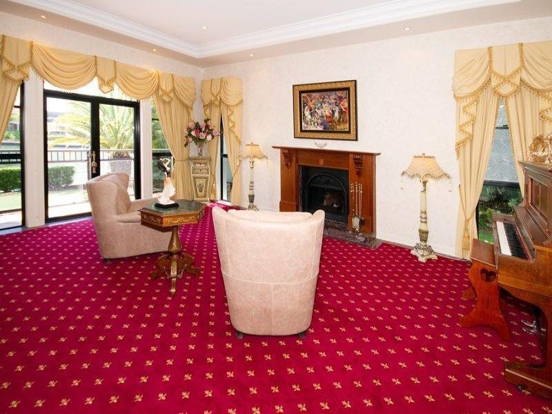 28 The Peninsula, Sovereign Islands QLD 4216