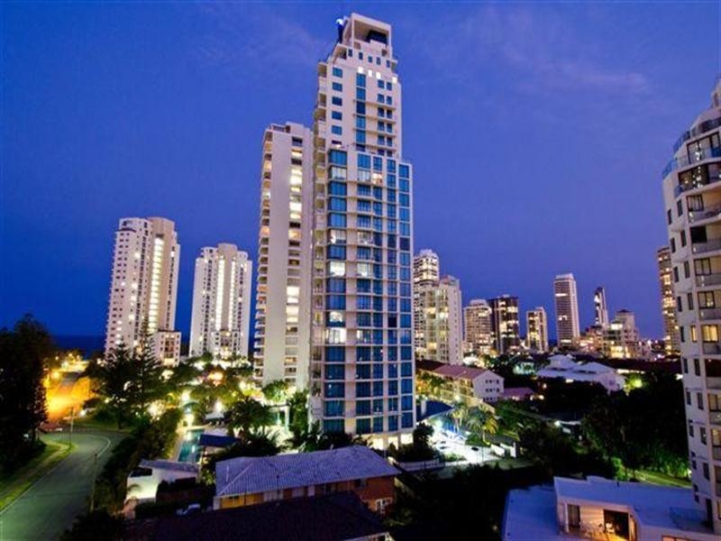 25 Peak Avenue, Main Beach QLD 4217