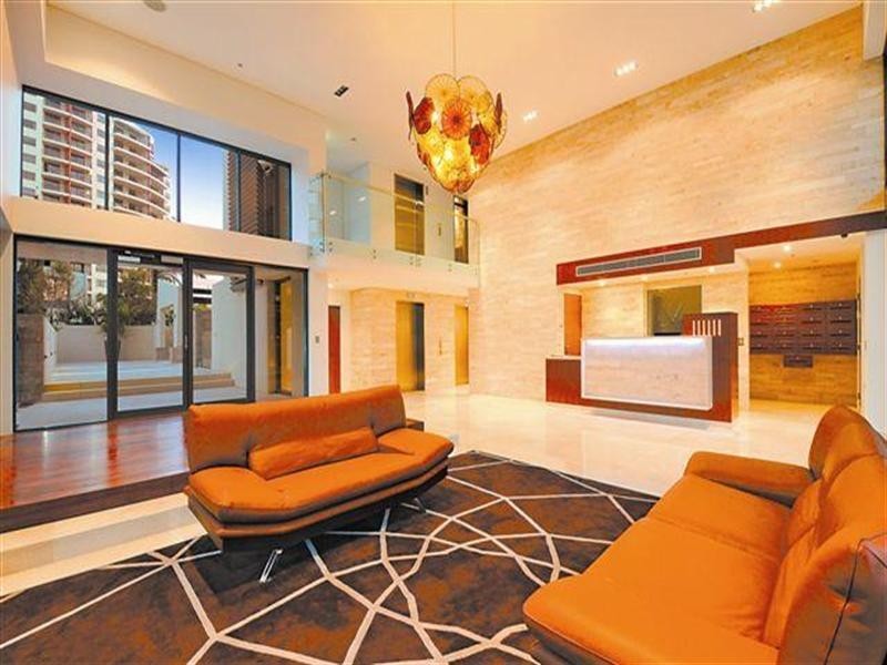 25 Peak Avenue, Main Beach QLD 4217