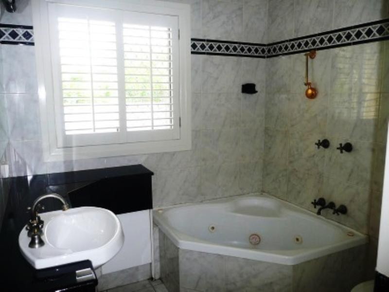 40 Old Burleigh Road, Surfers Paradise QLD 4217