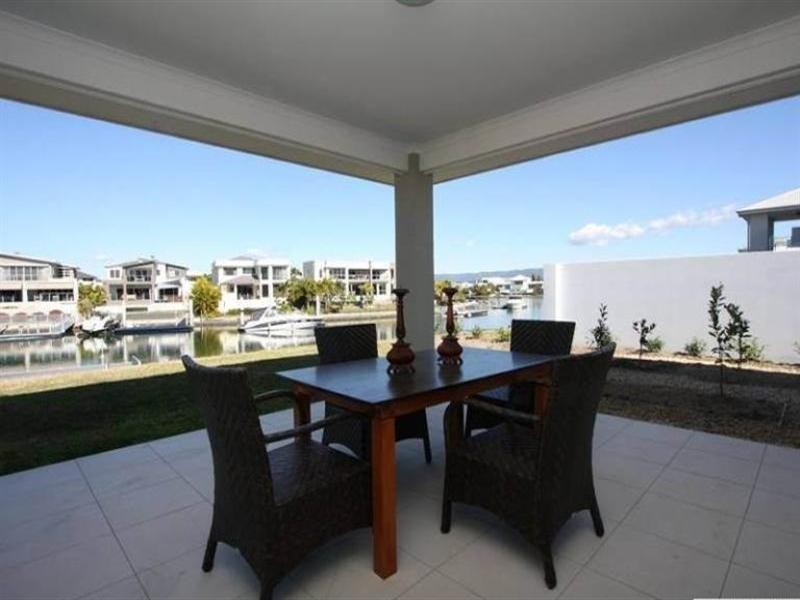 39 Harbourvue Court, Helensvale QLD 4212