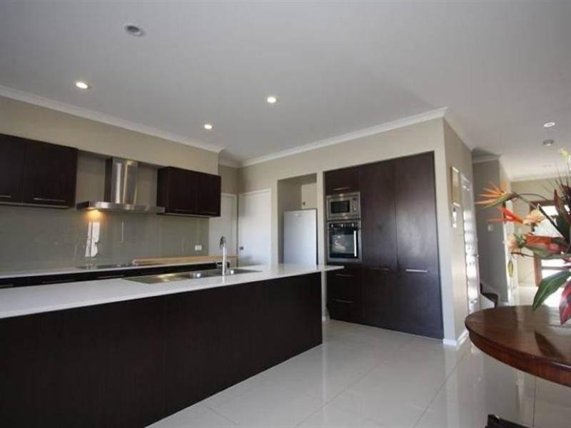 39 Harbourvue Court, Helensvale QLD 4212