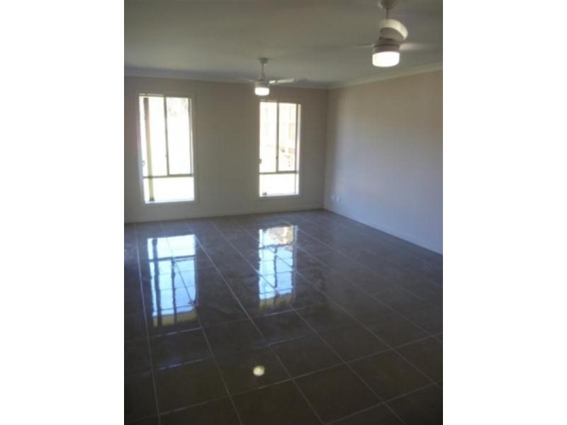 6 Lemongrass Place, Springfield Lakes QLD 4300