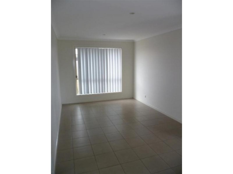 16 Ningi Waters Drive, Ningi QLD 4511