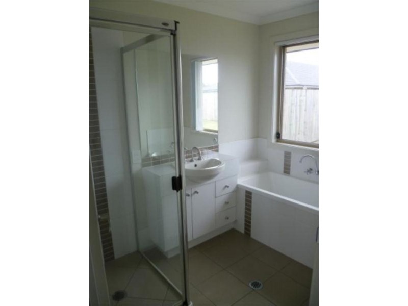 16 Ningi Waters Drive, Ningi QLD 4511