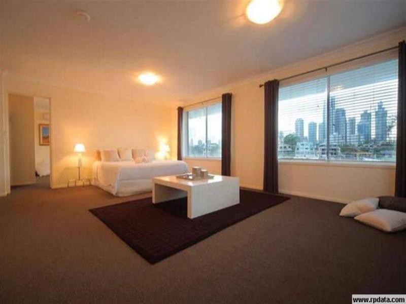 61 The Promenade, Isle Of Capri QLD 4217