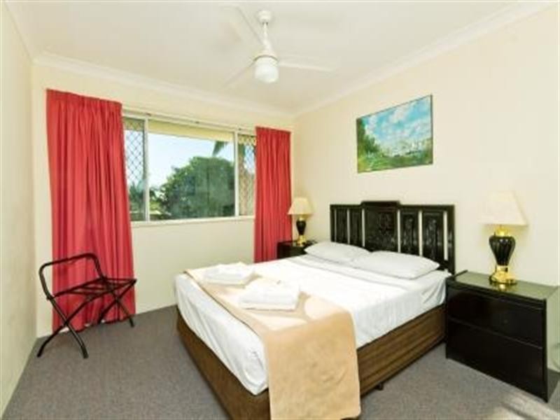27 Peninsular Drive, Surfers Paradise QLD 4217