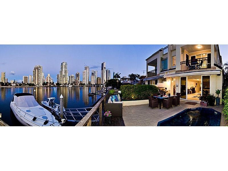 1/67 Stanhill Drive, Chevron Island QLD 4217