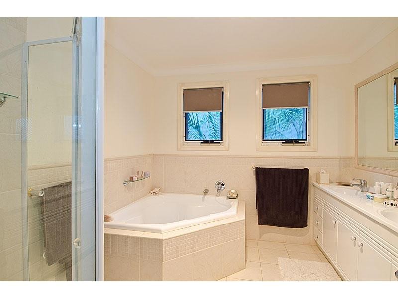 1/67 Stanhill Drive, Chevron Island QLD 4217