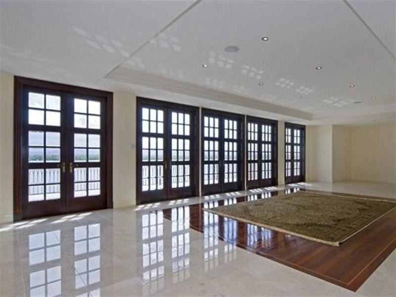 55 Knightsbridge Parade West, Sovereign Islands QLD 4216