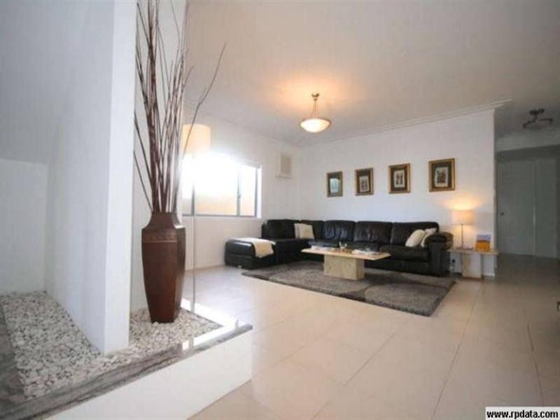 62 Amalfi Drive, Isle Of Capri QLD 4217