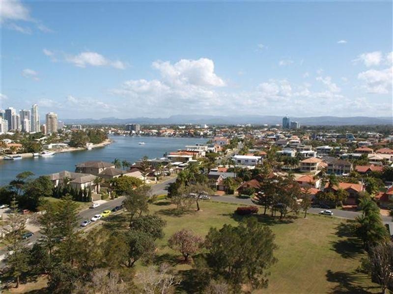 5 Admiralty Drive, Surfers Paradise QLD 4217