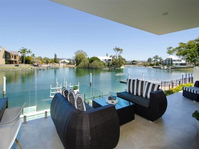 51 Allambi Avenue, Broadbeach Waters QLD 4218