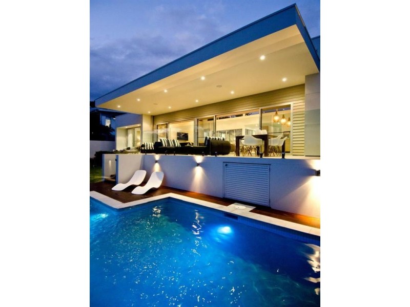 51 Allambi Avenue, Broadbeach Waters QLD 4218