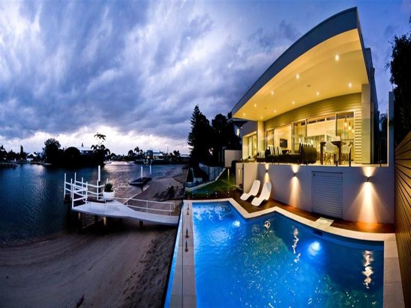 51 Allambi Avenue, Broadbeach Waters QLD 4218