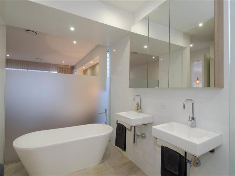 51 Allambi Avenue, Broadbeach Waters QLD 4218