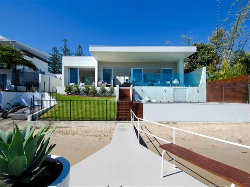 51 Allambi Avenue, Broadbeach Waters QLD 4218