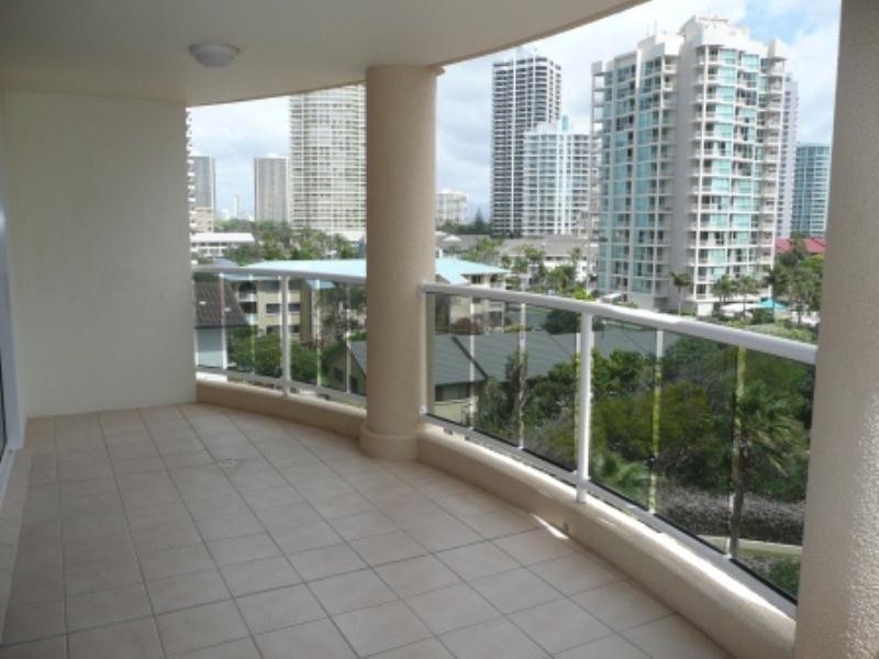 17-59 Pacific Street, Main Beach QLD 4217