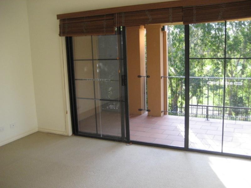 3208 Palladian Drive, Hope Island QLD 4212