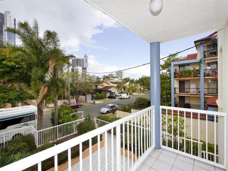 14 Darrambal Street – Valencia Apartments, Chevron Island QLD 4217